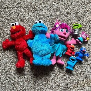 Sesame Street character stuffy and plastic figurine bundle